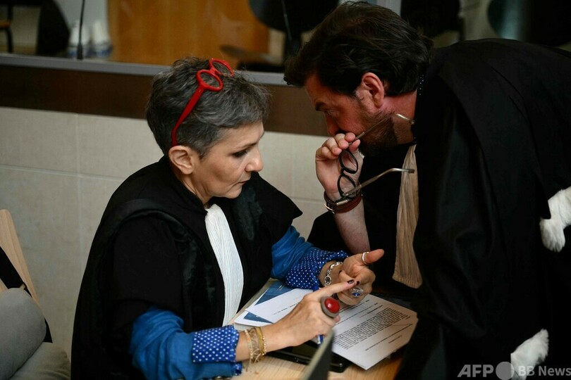 妻に薬盛りネットで募った男72人にレイプさせた夫、初公判 妻も出廷