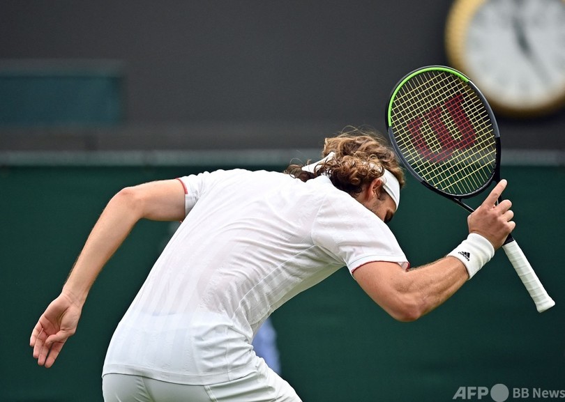 チチパス、ウィンブルドン初戦敗退 「バブル生活疲れ」吐露