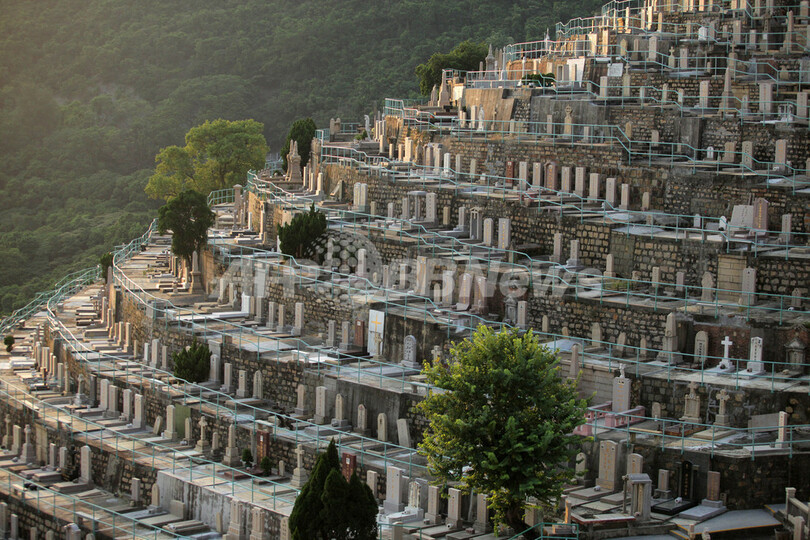香港、墓地の過密問題