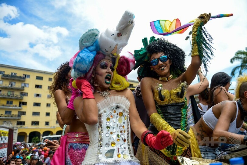 ベネズエラ首都で「ゲイ・プライド・パレード」開催