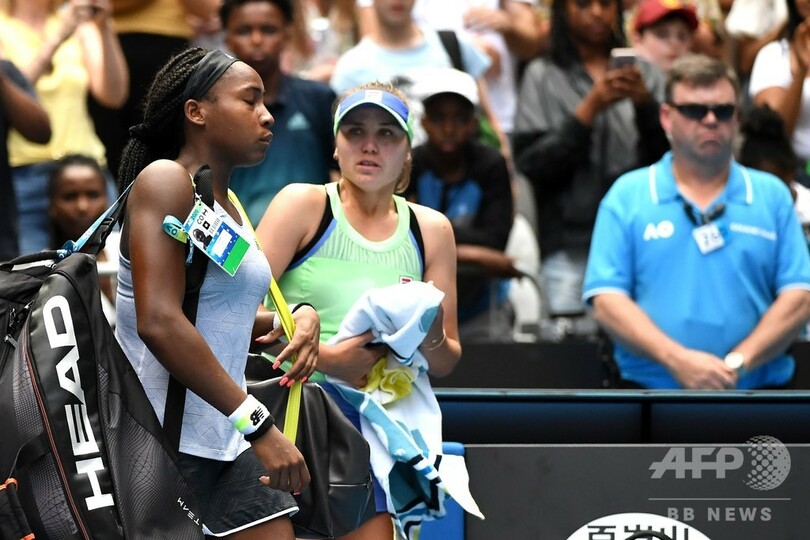 15歳ガウフは涙の4回戦敗退、同胞に逆転負け 全豪OP