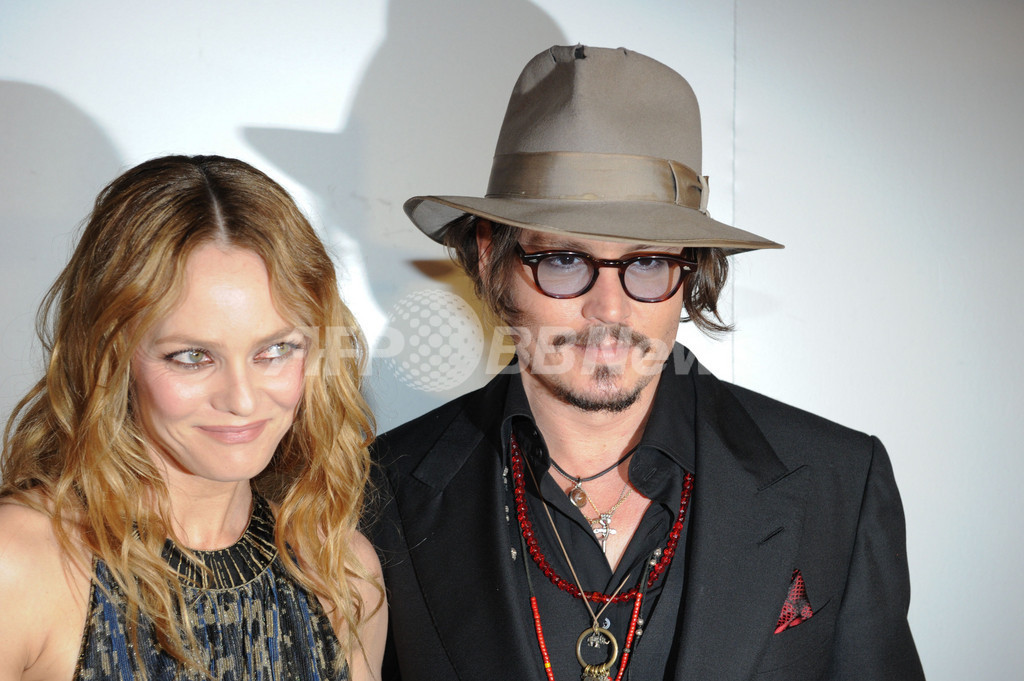 ジョニー・デップとヴァネッサ・パラディが破局か、米誌 ジョニー・デップとヴァネッサ・パラディが破局か、米誌