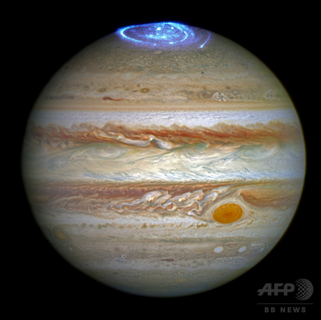木星のオーロラ、ハッブル宇宙望遠鏡撮影 NASA 木星のオーロラ、ハッブル宇宙望遠鏡撮影 NASA
