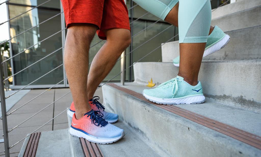 ホカオネオネ FlyX ホカ オネオネ」FLYシリーズに新モデル 写真16枚 国際ニュース：AFPBB News