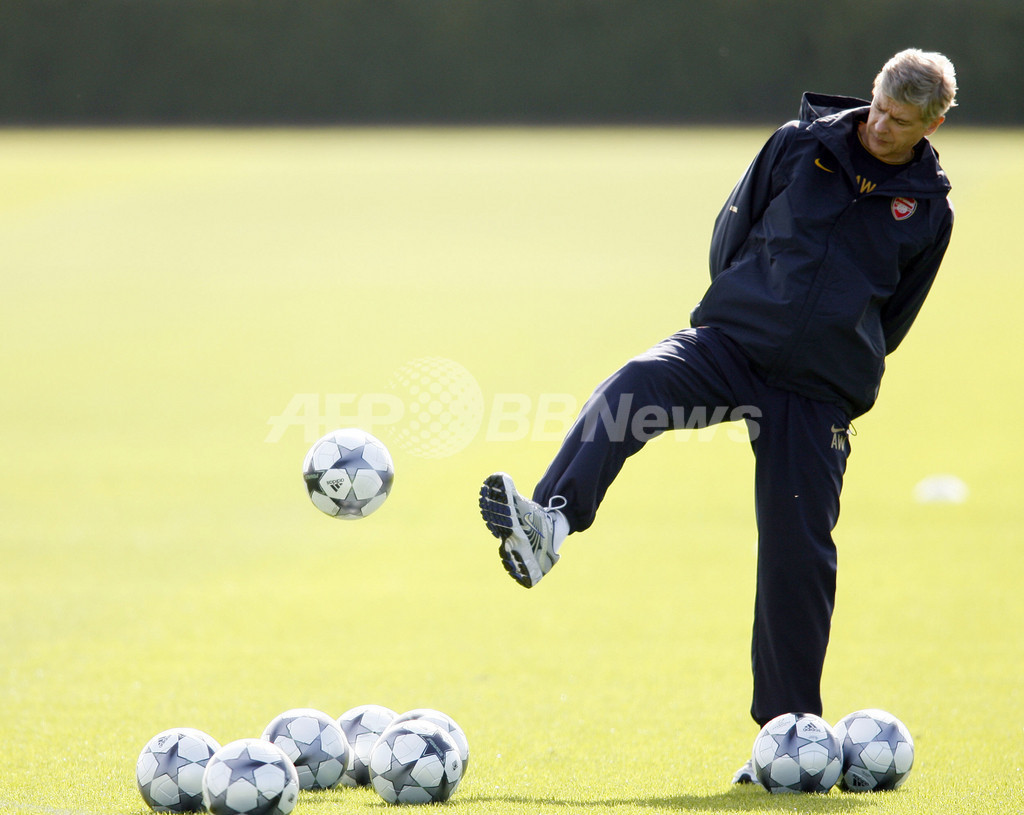 ベンゲル監督 リーグ戦の敗戦を受け選手入れ替え示唆 写真5枚