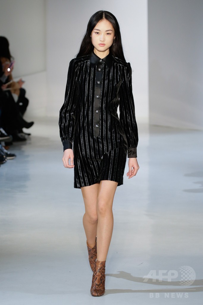 セクシー＆ロックなパーティスタイル、「ジル・スチュアート」15/16年秋冬