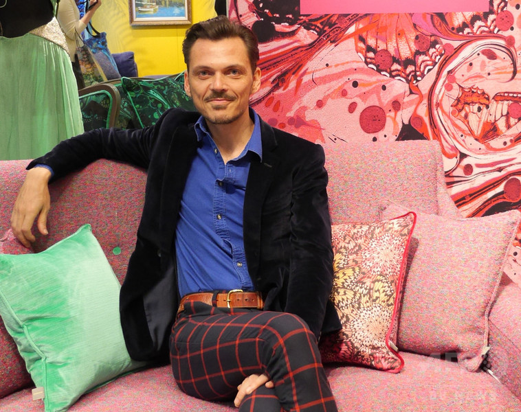 マシュー・ウィリアムソン初の家具コレクション、大塚家具から発売