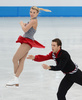 12-13フィギュアスケートGPシリーズ第6戦、NHK杯（NHK Trophy 2012）は23日、宮城県利府町のセキスイハイムスーパーアリーナで行われ、ペア・ショートプログラム（SP）ではロシアのベラ・バザロワ（Vera Bazarova）/ユーリ・ラリオノフ（Yuri Larionov）組が65.61点で首位に立った。

65.14点で2位につけたカナダのカーステン・ムーア・タワーズ（Kirsten Moore-Towers）/ディラン・モスコビッチ（Dylan Moscovitch）組（2012年11月24日撮影）。(c)AFP/Toru YAMANAKA