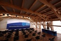 東京五輪の選手村の交流施設「ビレッジプラザ」にある会見場（2021年6月20日撮影）。(c)Behrouz MEHRI/ AFP