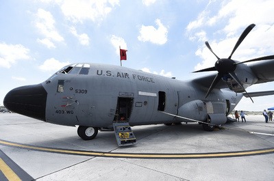 嵐に挑む米国の「ハリケーン・ハンター」