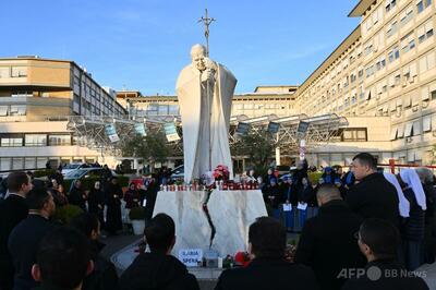 ローマ教皇の容体、依然「予断許さず」 バチカン