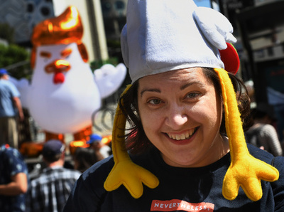 【写真特集】トランプさん、納税額教えて！ 全米各地で「タックス・マーチ」