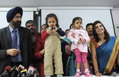 インド初・世界最年少のドミノ肝移植成功、1歳10か月と2歳