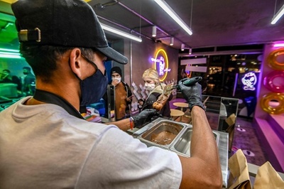 試してみる？ 性がテーマのフードショップ コロンビア