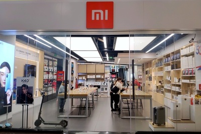 中国スマホ市場が「どん底」 特大ECセールで「わらをもつかむ」割引商戦