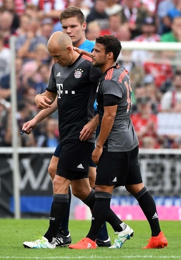 ロッベンが再び股関節を故障、6週間の離脱で開幕までの復帰は不透明