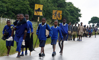 新学期延期の理由は「期末試験の採点が間に合わないから」？ジンバブエ