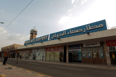 イエメンの米大使館職員が退避、アルカイダ攻撃警戒で