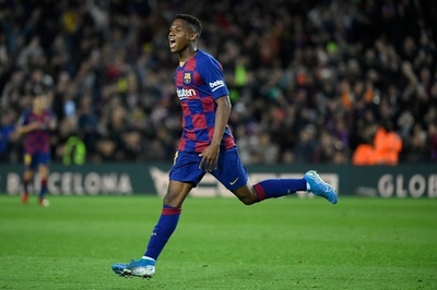 17歳ファティが1試合2得点のリーグ最年少記録、バルサが接戦制す