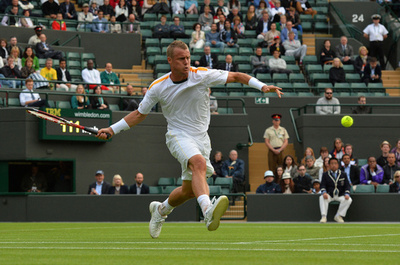 手術から立ち直ったヒューイットが初戦突破、ウィンブルドン選手権