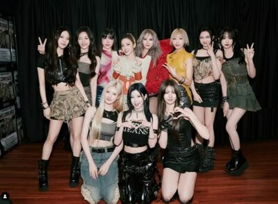 BABYMONSTER、2NE1と心温まる出会い…YGガールズグループの先輩・後輩が共演