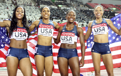 米国 女子4x100メートルリレーで優勝