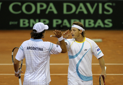アルゼンチンがダブルスで1勝、決着は最終日へ デビス杯