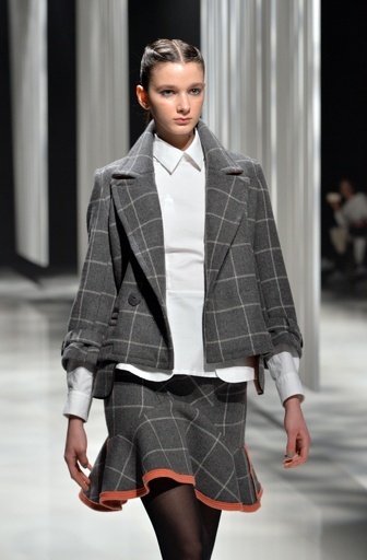 ＜14/15年秋冬東京コレクション＞ウジョー