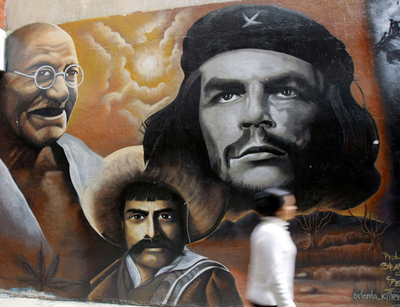 革命家、チェ・ゲバラ没後40周年を迎えるメキシコ市