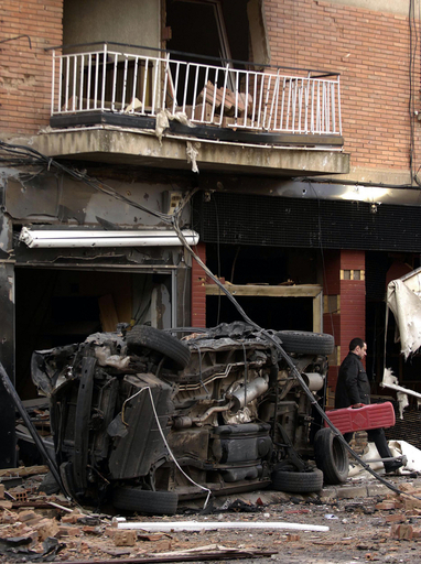 スペイン警察宿舎近くで車爆弾が爆発、ETAから犯行予告