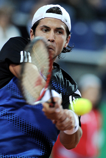 ベルダスコ 1回戦でモヤを破る