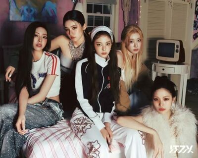 ITZY、新ミニアルバム「GOLD」でカムバック