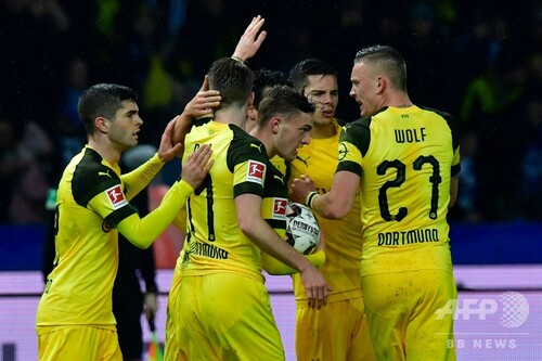 ドルトムントが暫定で首位復帰 ロイスが終盤に決勝点 写真10枚 ファッション ニュースならmode Press Powered By Afpbb News