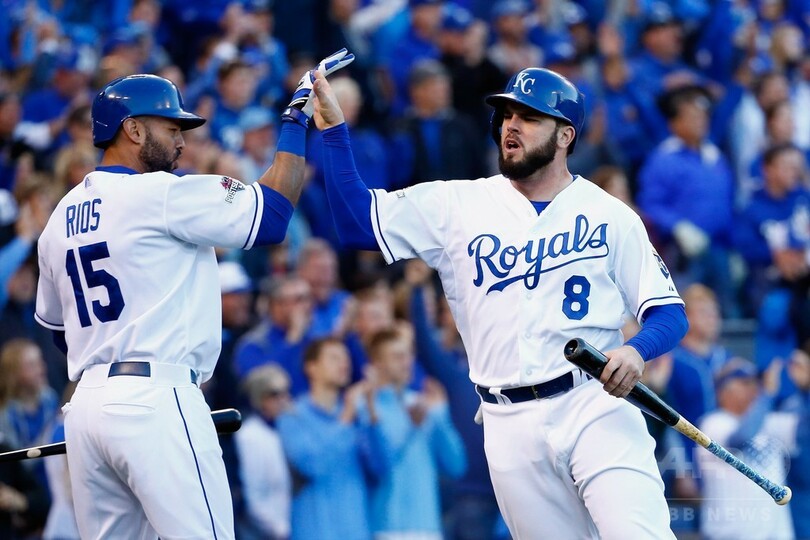 ロイヤルズが本拠地2連勝、7回一挙5得点で逆転！