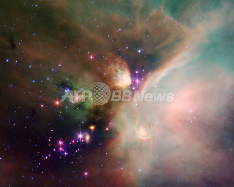 米NASA、新星群のカラー画像を公開