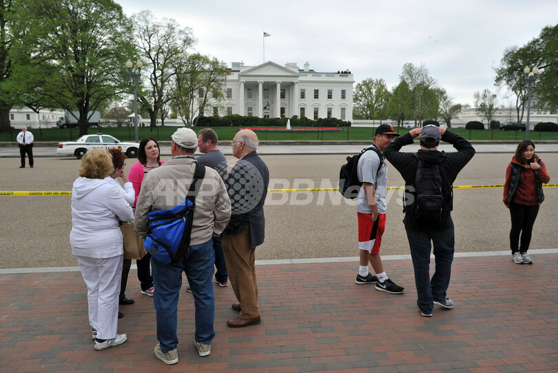 ボストン・マラソンで複数の爆発、3人死亡 100人超負傷