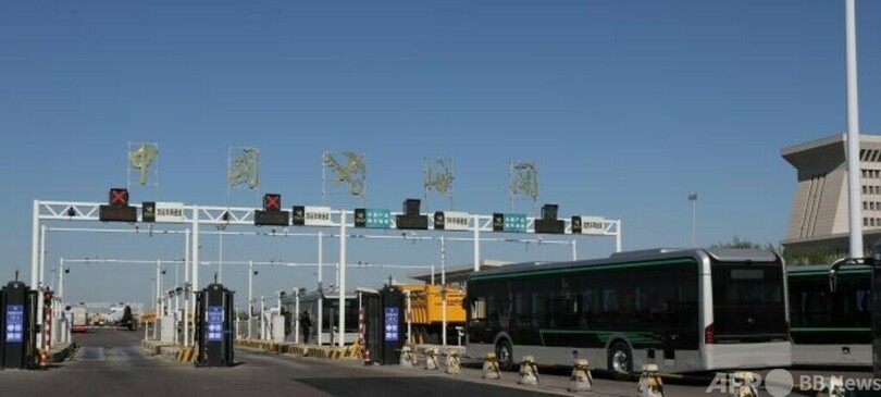 今年の1月から4月までの新疆コルガス道路口岸からの輸出車両は2万台以上に
