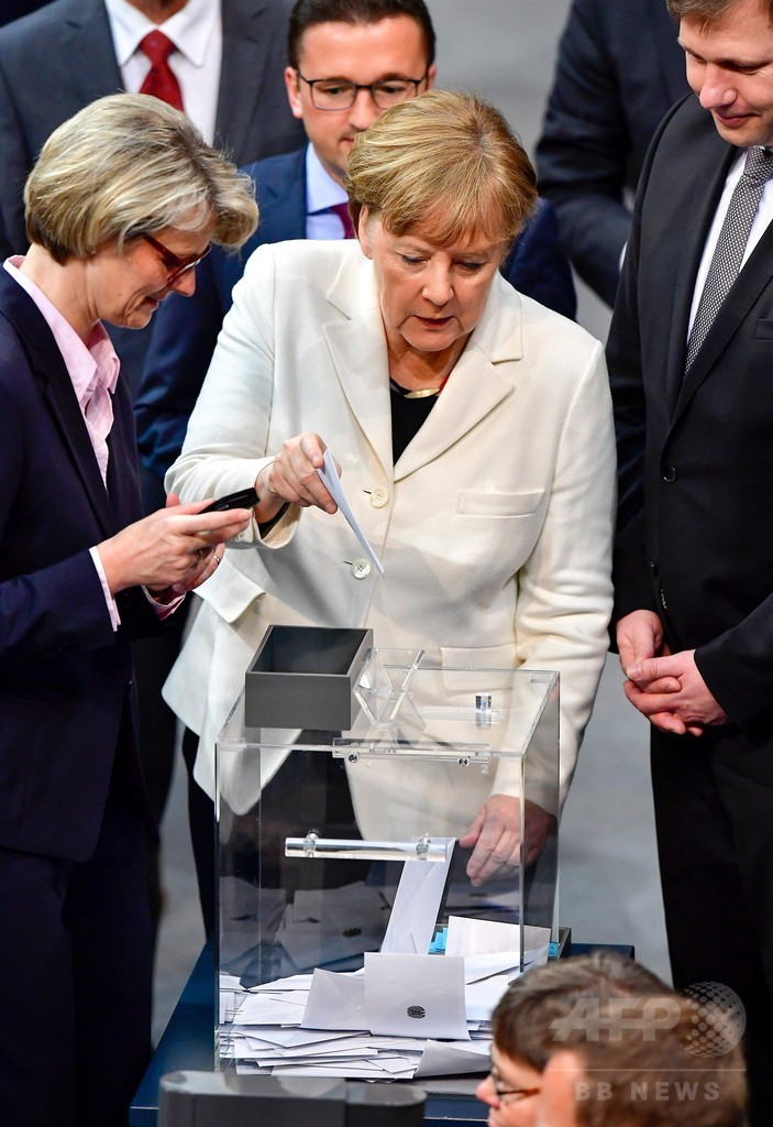 メルケル氏を首相に選出、第4期政権発足 ドイツ連邦議会