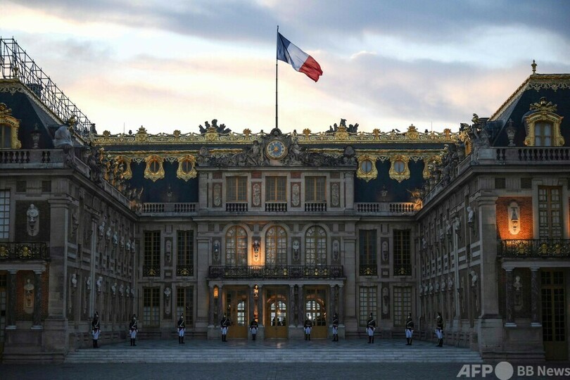 仏で爆弾脅迫相次ぐ 不満募らせる観光客、当局や業界も懸念