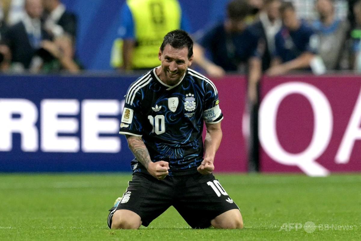 王者アルゼンチンがW杯決勝進出、イングランドに逆転勝ち 写真12枚