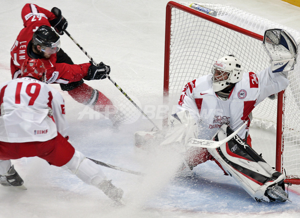 <アイスホッケー 世界選手権大会2007>スイス デンマークを降し2勝目を挙げる ロシア 写真6枚 国際ニュース:AFPBB News
