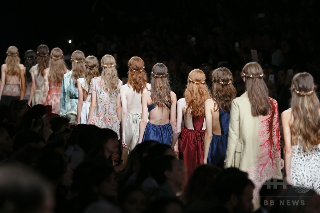 18世紀の貴族によるグランドツアーがコンセプト、「ヴァレンティノ」15年春夏