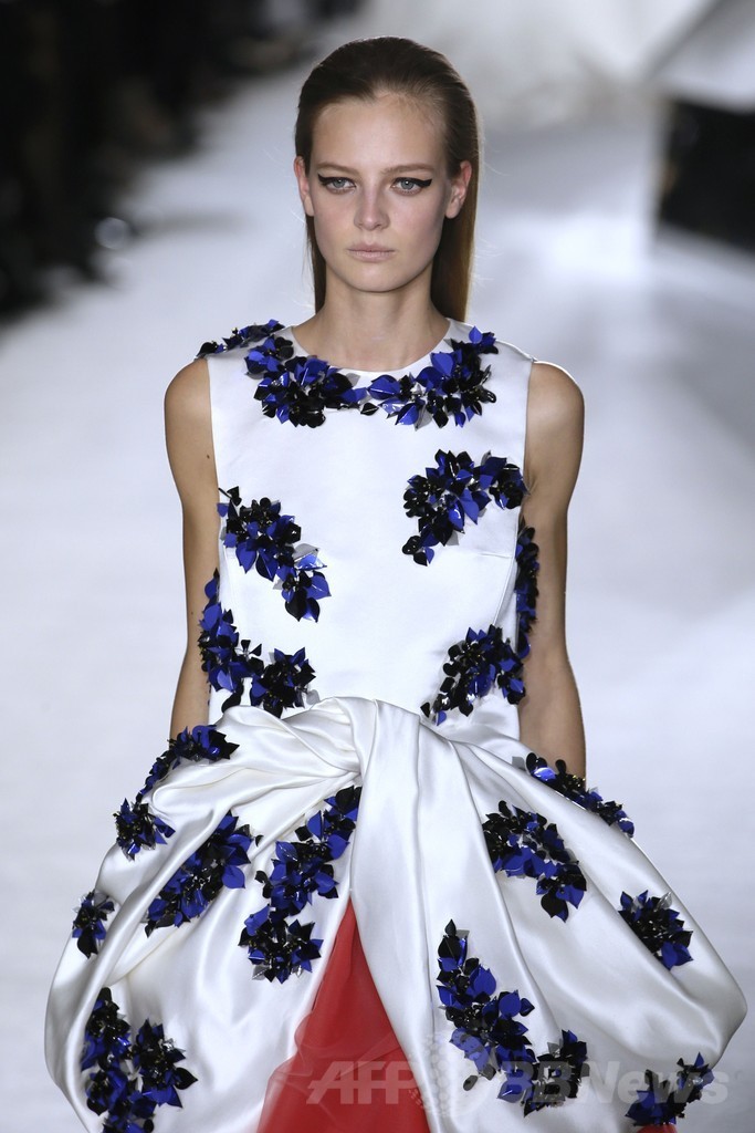 ＜14年春夏パリ・オートクチュール＞ジャンバティスタ・ヴァリ