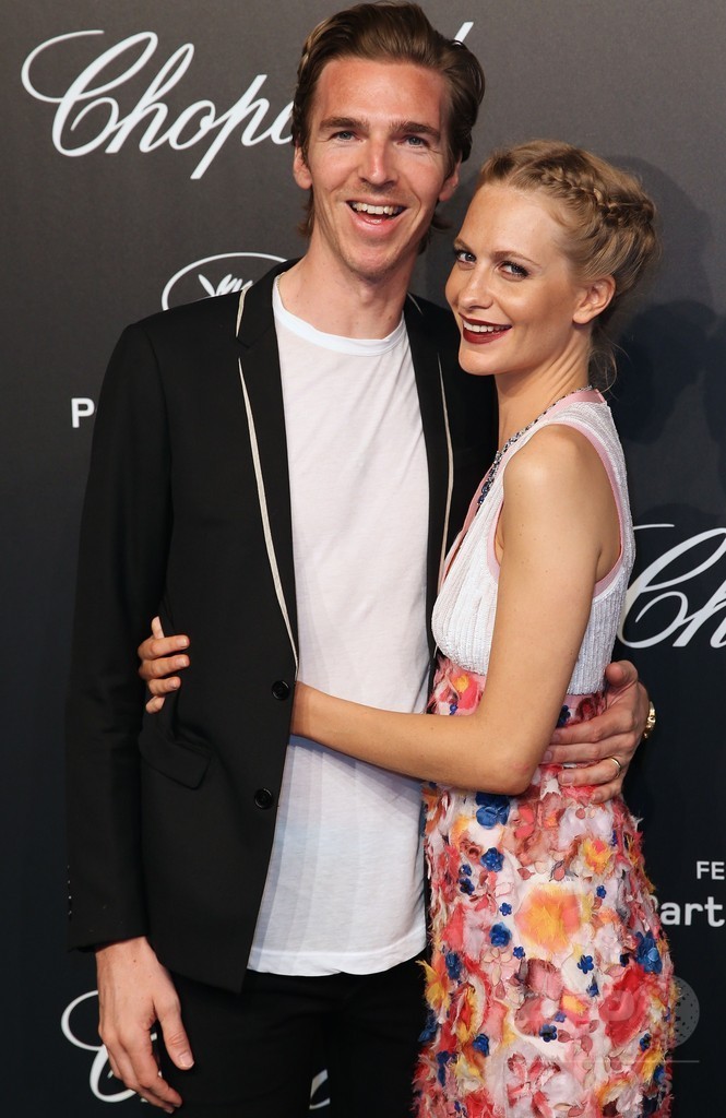 「ショパール」カンヌ映画祭でパーティ、ゲストたちの華やかなドレス