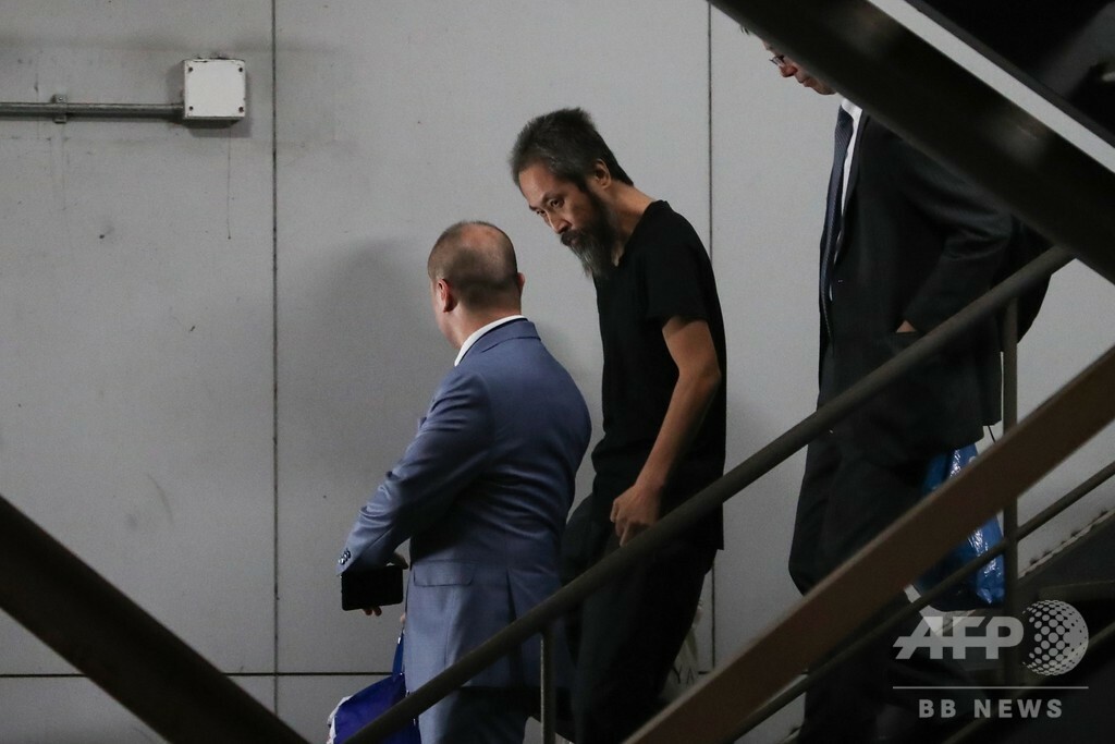 シリアで拘束・解放の安田純平さん、喜びの帰国 ネットでは誹謗中傷も