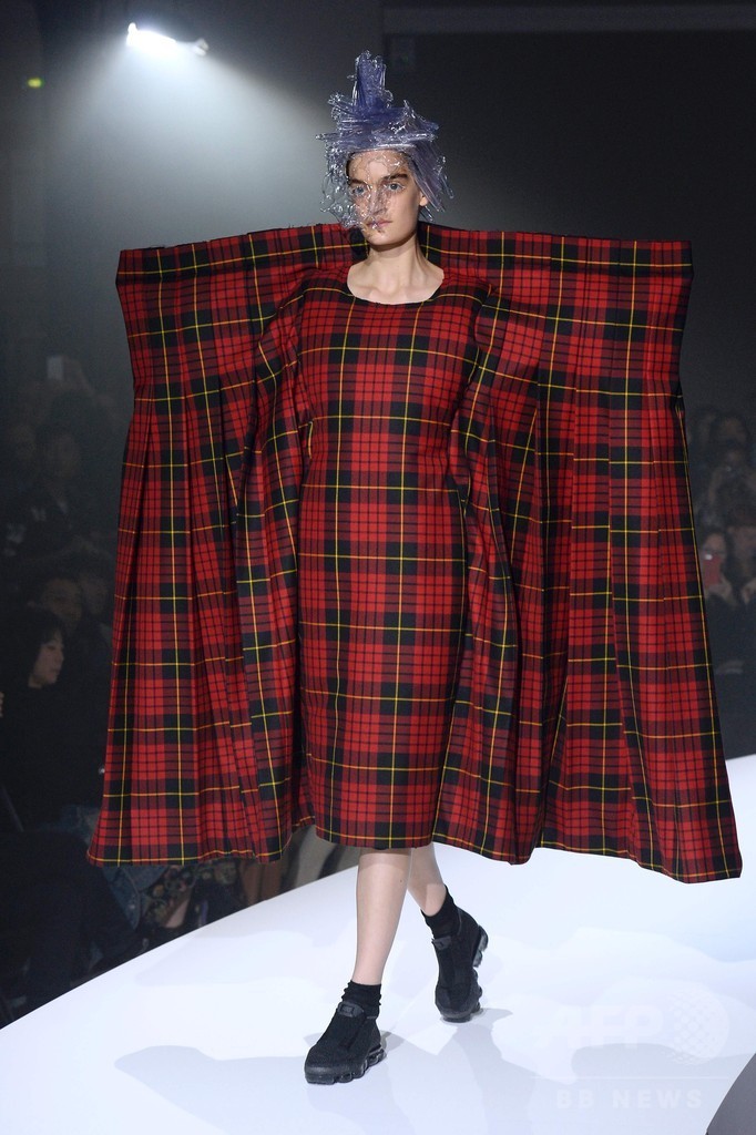 「コム デ ギャルソン」17年春夏