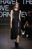 米ニューヨーク市内で発表された「DKNY」15/16年秋冬コレクション（2015年2月15日撮影）。(c)AFP/Getty Images/Neilson Barnard