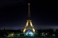 五輪シンボルが取り外されたフランス・パリのエッフェル塔（2024年9月27日撮影）。(c)GEOFFROY VAN DER HASSELT / AFP