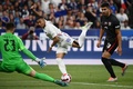UEFAネーションズリーグ、リーグA・グループ1、フランス対クロアチア。シュートを打つフランスのキリアン・エムバペ（中央、2022年6月13日撮影）。(c)Franck FIFE / AFP