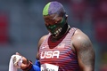 東京五輪、陸上女子砲丸投げ決勝に臨む米国のレーベン・サンダーズ（2021年8月1日撮影）。(c)Ben STANSALL / AFP